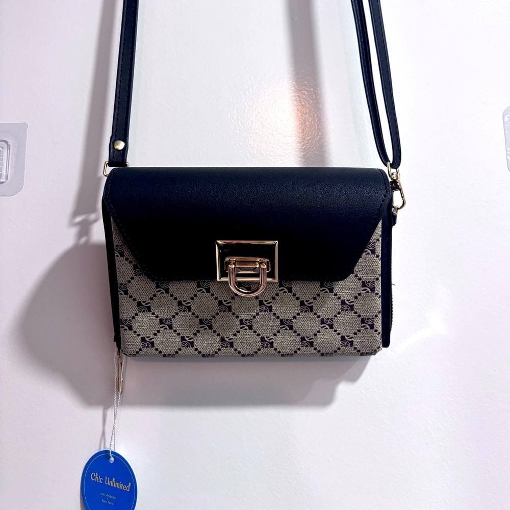 NWT Chic Unlimited Crossbody/Wallet Bag